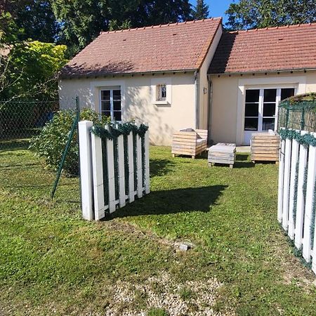 Maison De Plein Pied Avec Jardin Privatif Centre Ville Milly-la-Foret Extérieur photo
