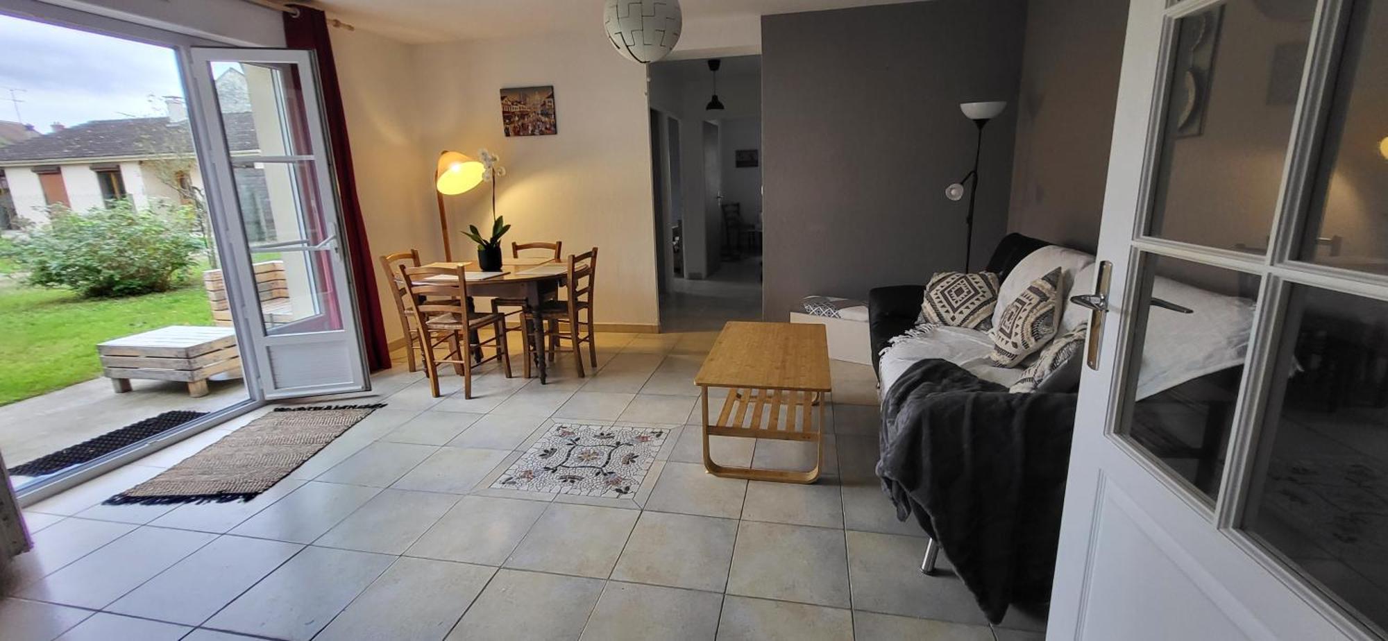 Maison De Plein Pied Avec Jardin Privatif Centre Ville Milly-la-Foret Extérieur photo